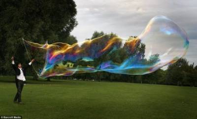 Огромный мыльный пузырь (Категория фото: Необычное)